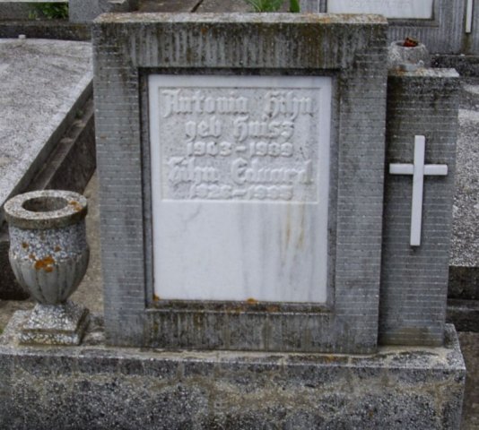 Huisz Antonia 1903-1989 Grabstein
